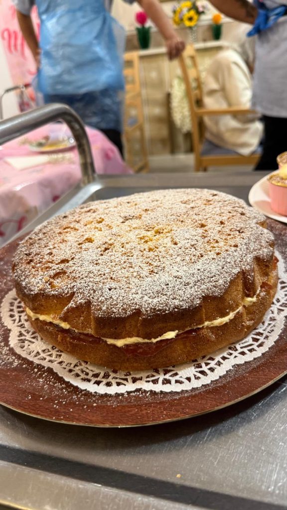 Round cake topped with powdered sugar